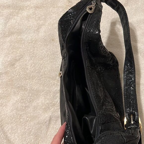 Fabulous preloved handbag 4 outside pockets adjustable strap 1 inside pocket GUC - Picture 9 of 14